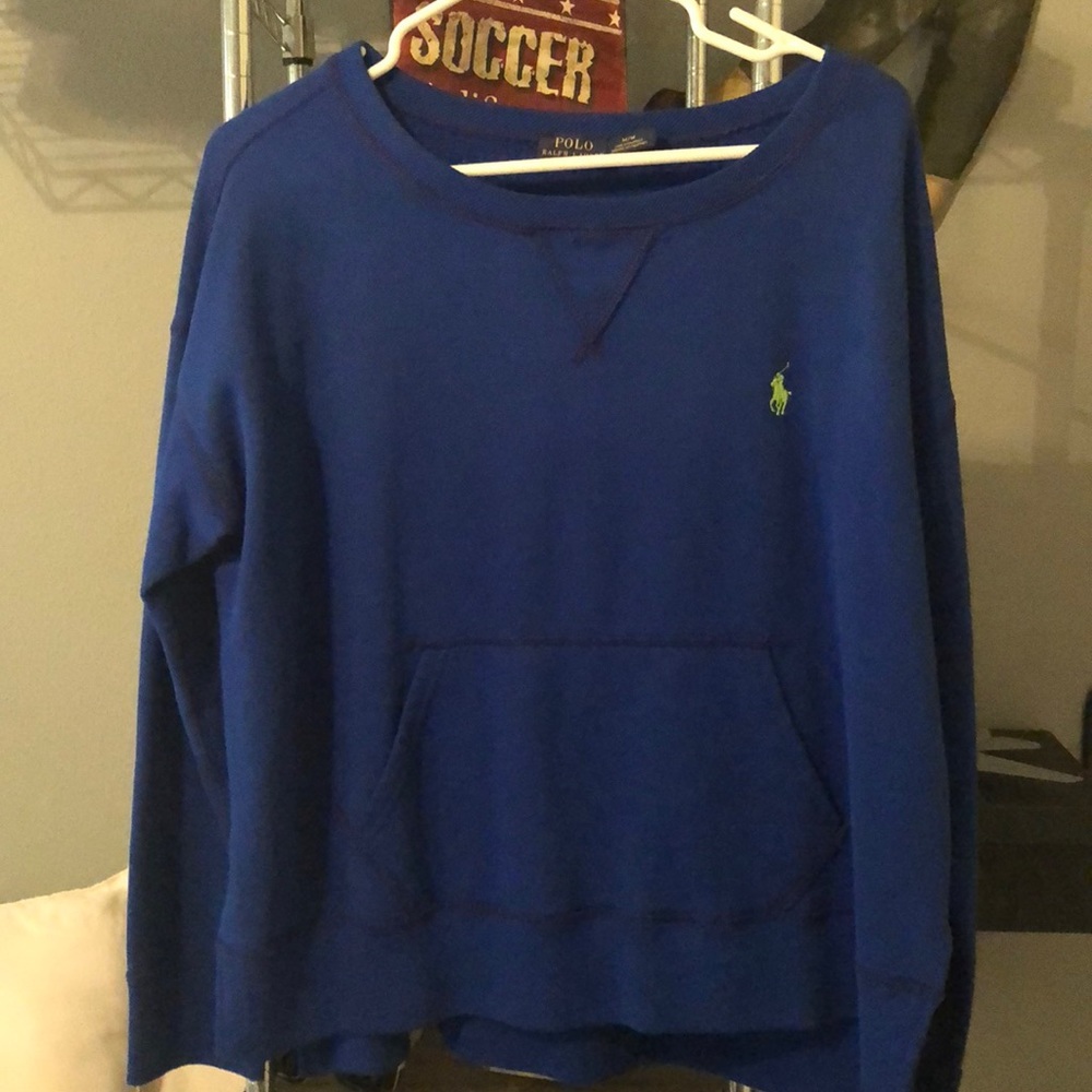 Polo sweat shirt.